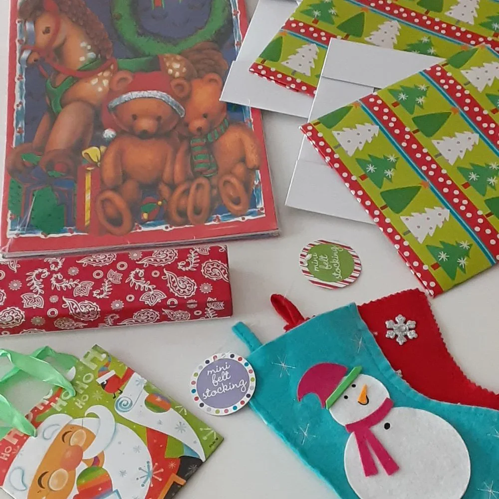 Holiday gift boxes 8 pieces